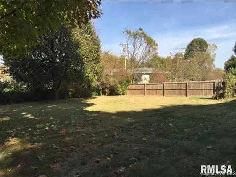 2105 Fairway Dr, Springfield, IL 62704 photo 11