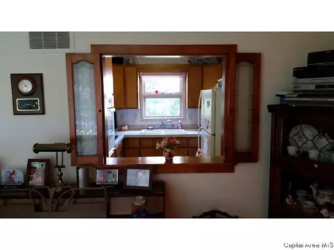 2105 Fairway Dr, Springfield, IL 62704 photo 5