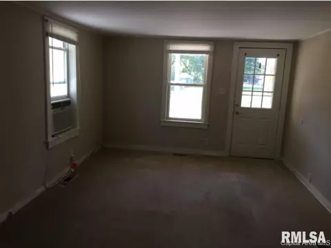 1541 W Selinger St, Springfield, IL 62702 photo 4