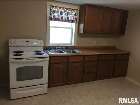 1541 W Selinger St, Springfield, IL 62702 photo 3