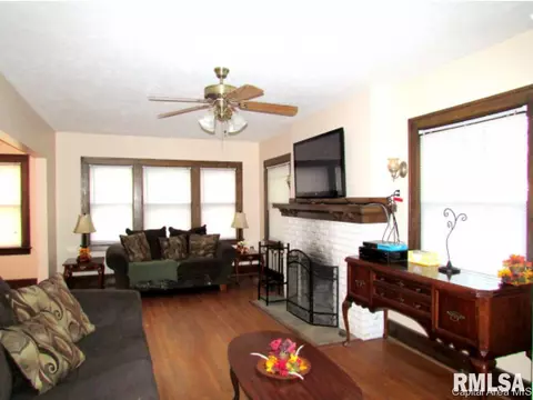 2209 S 6th Street St, Springfield, IL 62703 photo 2