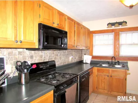 2209 S 6th Street St, Springfield, IL 62703 photo 6