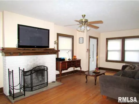 2209 S 6th Street St, Springfield, IL 62703 photo 3