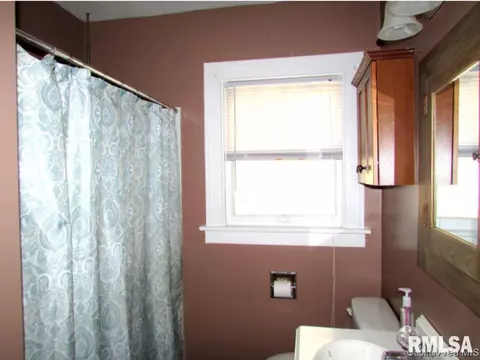 2209 S 6th Street St, Springfield, IL 62703 photo 9
