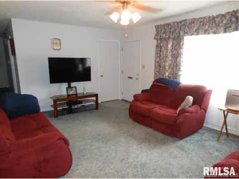 2128 Keokuk Dr, Springfield, IL 62702 photo 2