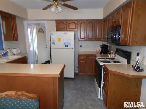 2128 Keokuk Dr, Springfield, IL 62702 photo 5