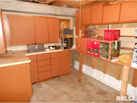 2128 Keokuk Dr, Springfield, IL 62702 photo 17