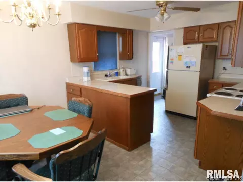 2128 Keokuk Dr, Springfield, IL 62702 photo 4