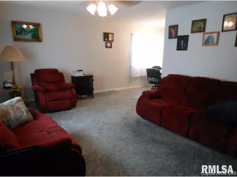2128 Keokuk Dr, Springfield, IL 62702 photo 3