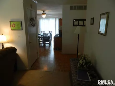 3305 Rawlngs Dr, Springfield, IL 62704 photo 3