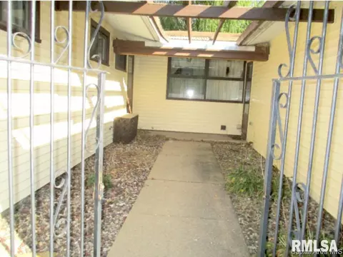 605 N Maple St, Abingdon, IL 61410 photo 27