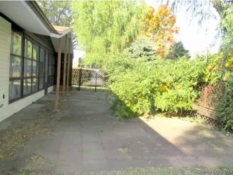 605 N Maple St, Abingdon, IL 61410 photo 5