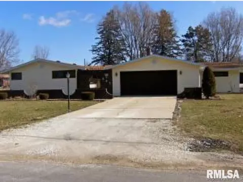 605 N Maple St, Abingdon, IL 61410 photo 1