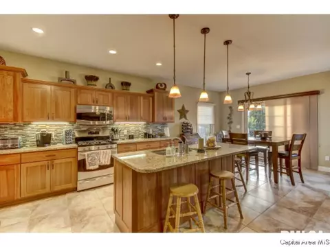 2001 Providence Ln, Springfield, IL 62711 photo 3