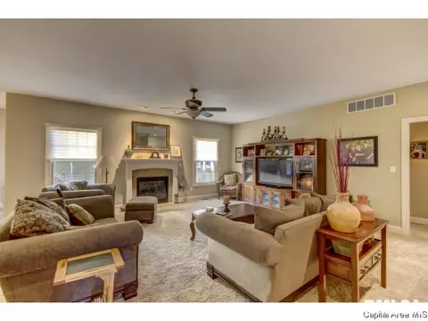 2001 Providence Ln, Springfield, IL 62711 photo 10