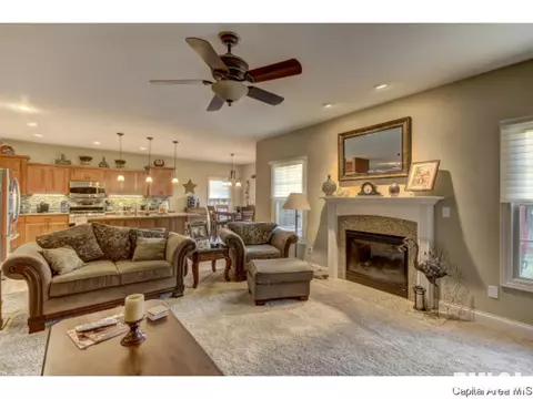 2001 Providence Ln, Springfield, IL 62711 photo 9