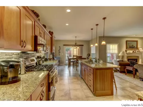 2001 Providence Ln, Springfield, IL 62711 photo 11