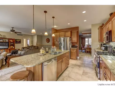 2001 Providence Ln, Springfield, IL 62711 photo 12