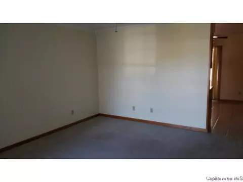 106 Genoa Dr, Springfield, IL 62703 photo 5