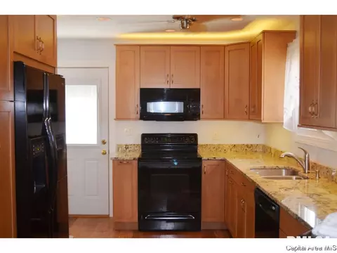 1916 Creighton, Springfield, IL 62703 photo 3