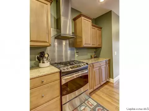 291 Bourbon St, Springfield, IL 62707 photo 17