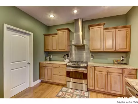 291 Bourbon St, Springfield, IL 62707 photo 18