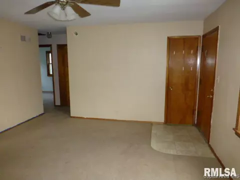 1833 E Watch, Springfield, IL 62702 photo 2