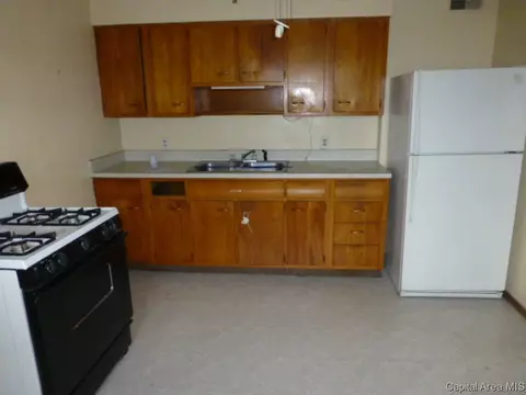 1833 E Watch, Springfield, IL 62702 photo 4