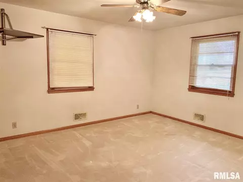 2 Glen Aire Dr, Springfield, IL 62703 photo 17