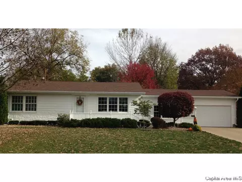 401 N Maple St, Abingdon, IL 61410 photo 2