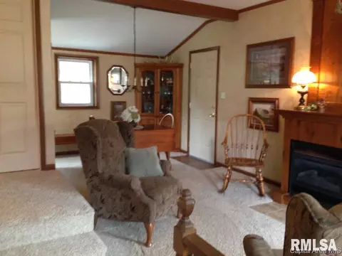 401 N Maple St, Abingdon, IL 61410 photo 16