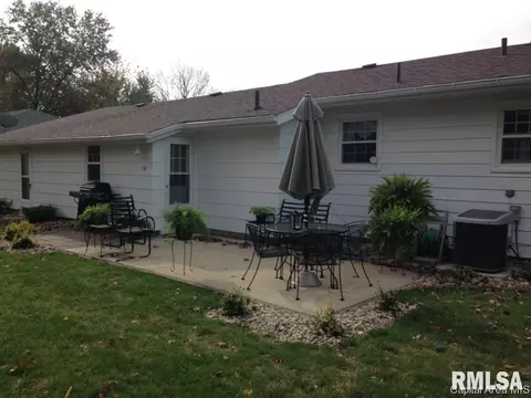 401 N Maple St, Abingdon, IL 61410 photo 24