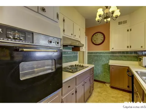 2536 S 5th, Springfield, IL 62704 photo 8