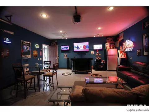 712 Breann Dr, Riverton, IL 62561 photo 17