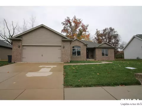 712 Breann Dr, Riverton, IL 62561 photo 3