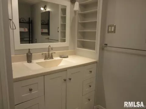 425 W Cook St, Springfield, IL 62704 photo 14