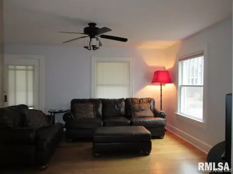 425 W Cook St, Springfield, IL 62704 photo 4