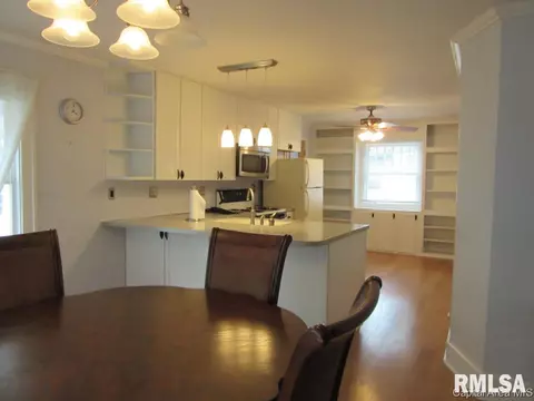 425 W Cook St, Springfield, IL 62704 photo 7