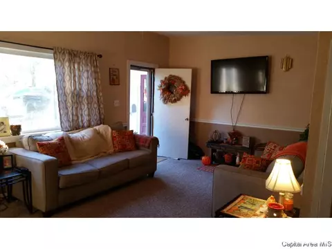 609 Pine, Greenfield, IL 62044 photo 2