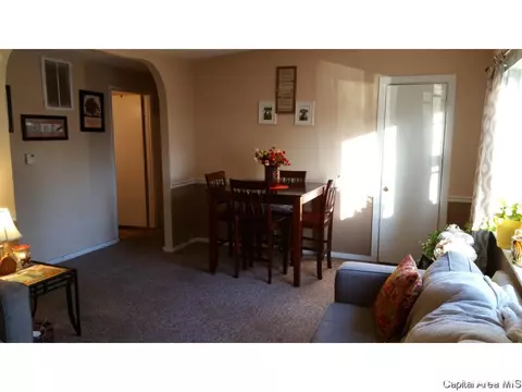 609 Pine, Greenfield, IL 62044 photo 6