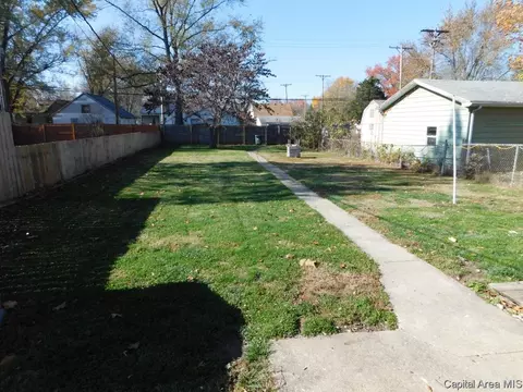 1251 Monument, Springfield, IL 62702 photo 3