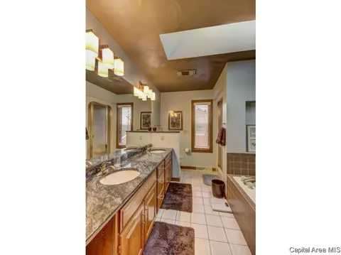 409 Mill Bank Ln, Springfield, IL 62704 photo 25