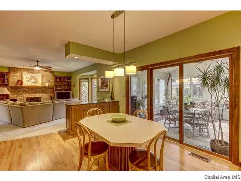 409 Mill Bank Ln, Springfield, IL 62704 photo 20