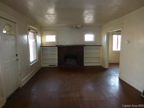 2003 S 11th, Springfield, IL 62703 photo 2