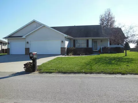 312 E Oak Grove Dr, Athens, IL 62613 photo 1