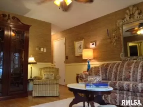 2816 Cardigan, Springfield, IL 62702 photo 7
