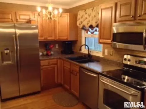 2816 Cardigan, Springfield, IL 62702 photo 3