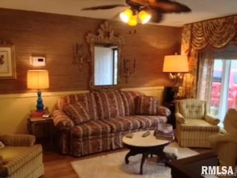 2816 Cardigan, Springfield, IL 62702 photo 8