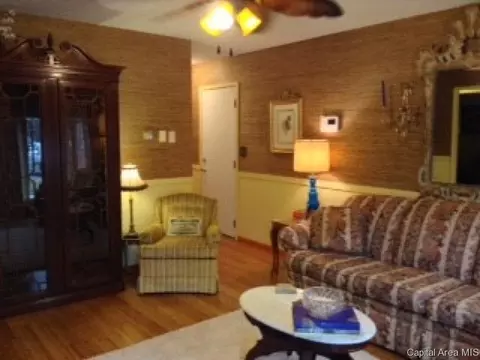 2816 Cardigan, Springfield, IL 62702 photo 2