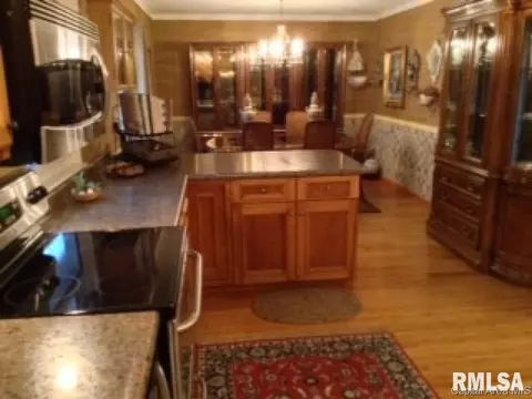 2816 Cardigan, Springfield, IL 62702 photo 4
